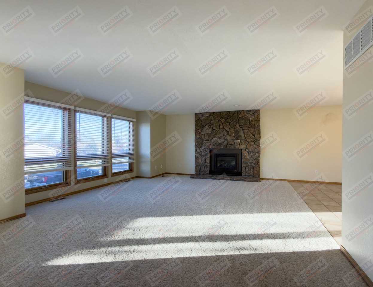 3406 Kinner Dr - Photo 6 of 24