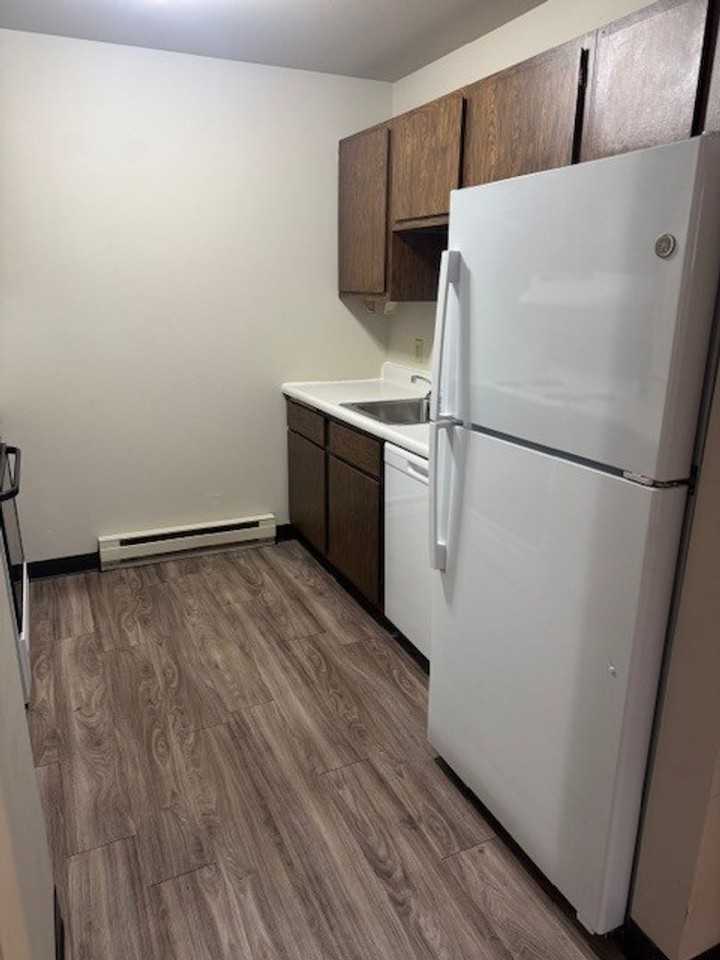 Park Ridge Apartments - Photo 2 of 11