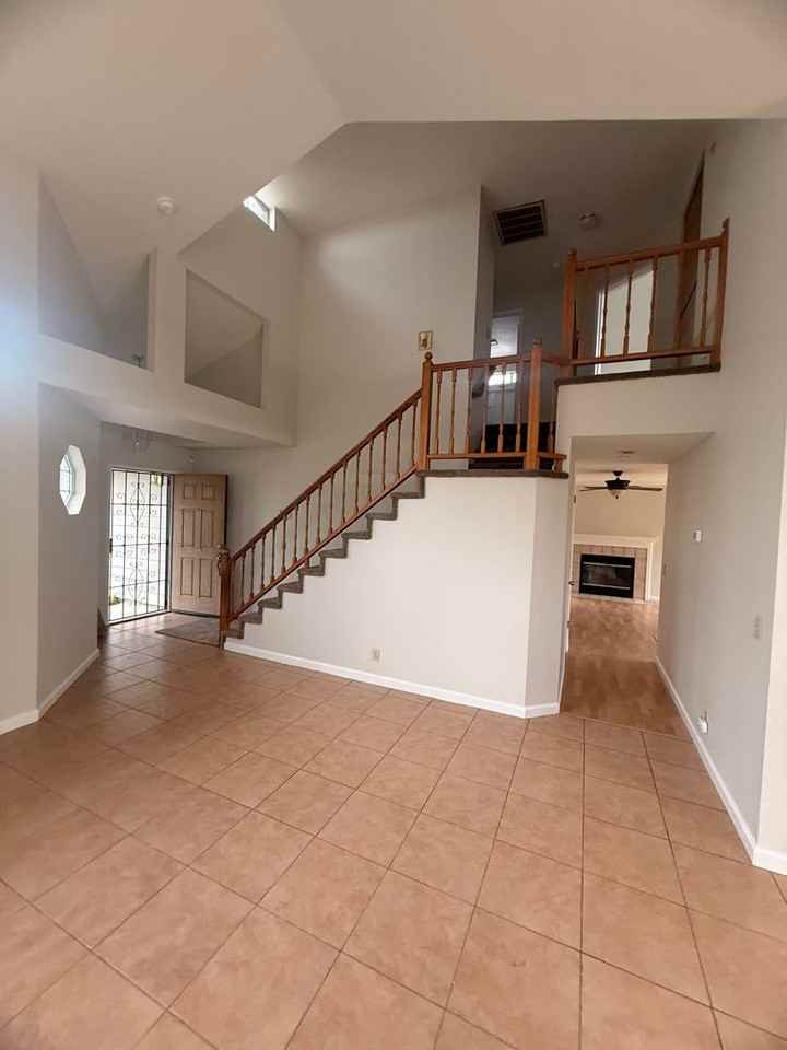 8325 Stonybeck Cir - Photo 3 of 13