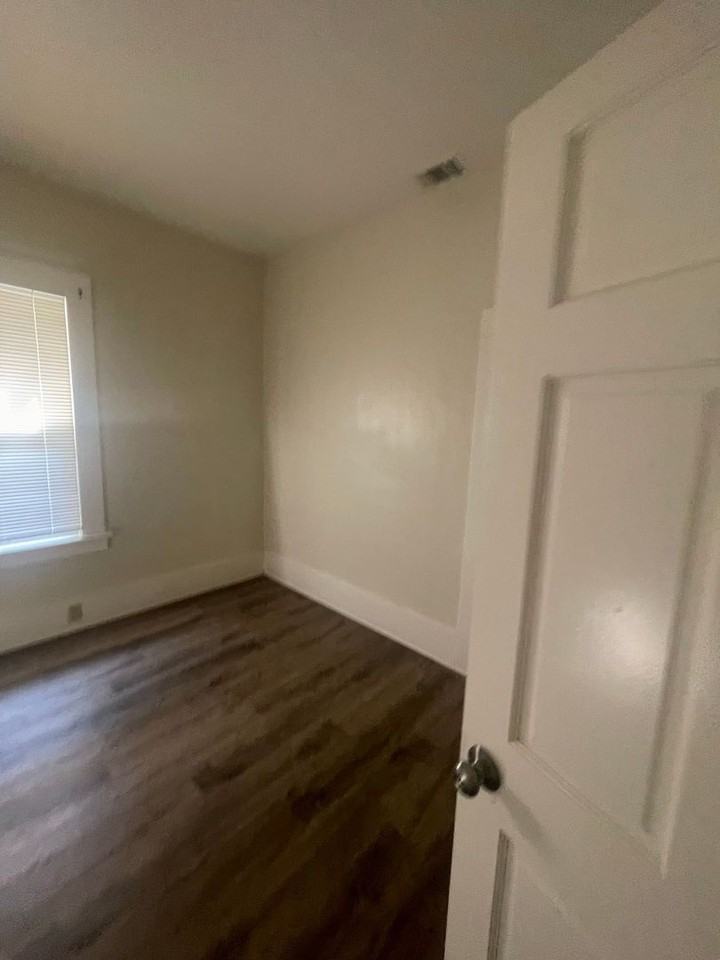 728 West 3rd Street - Photo 6 of 34