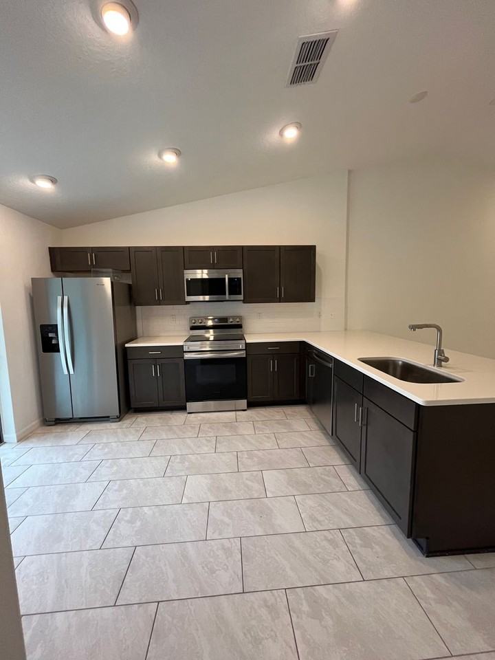 11 Union Ct #A - Photo 3 of 12