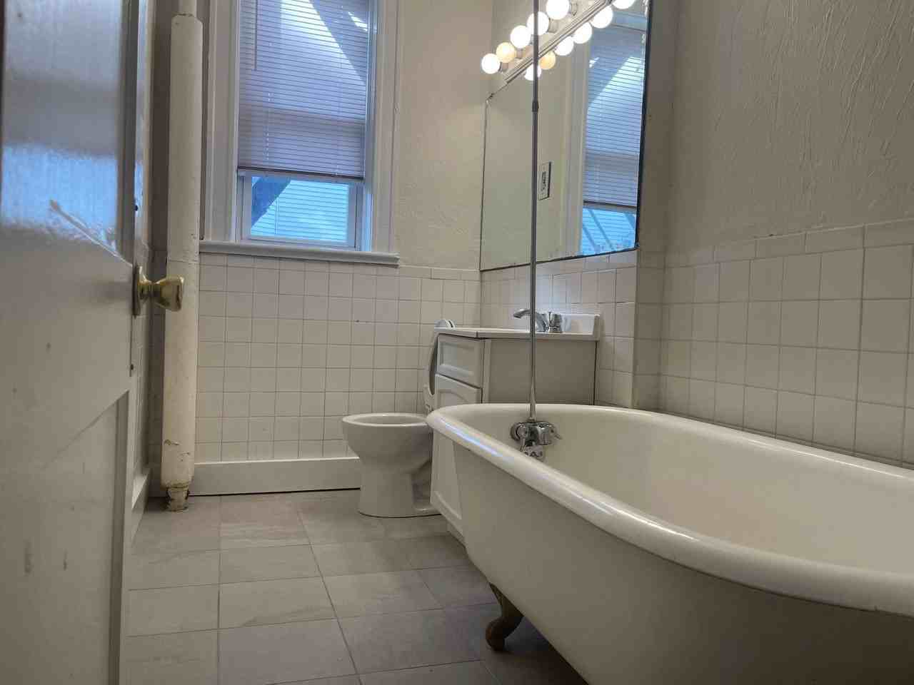 524 Cambridge St - Photo 7 of 11