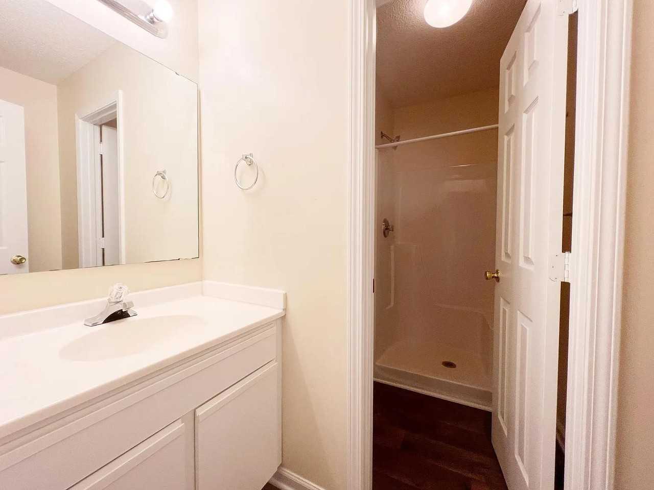 113 Brushy Hollow Ln - Photo 2 of 16