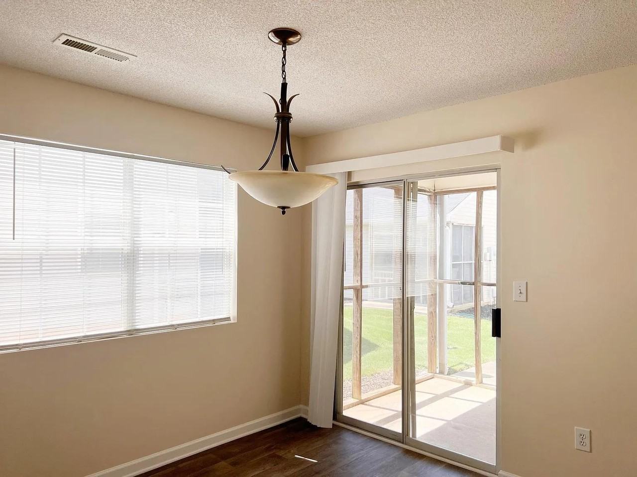 113 Brushy Hollow Ln - Photo 3 of 16