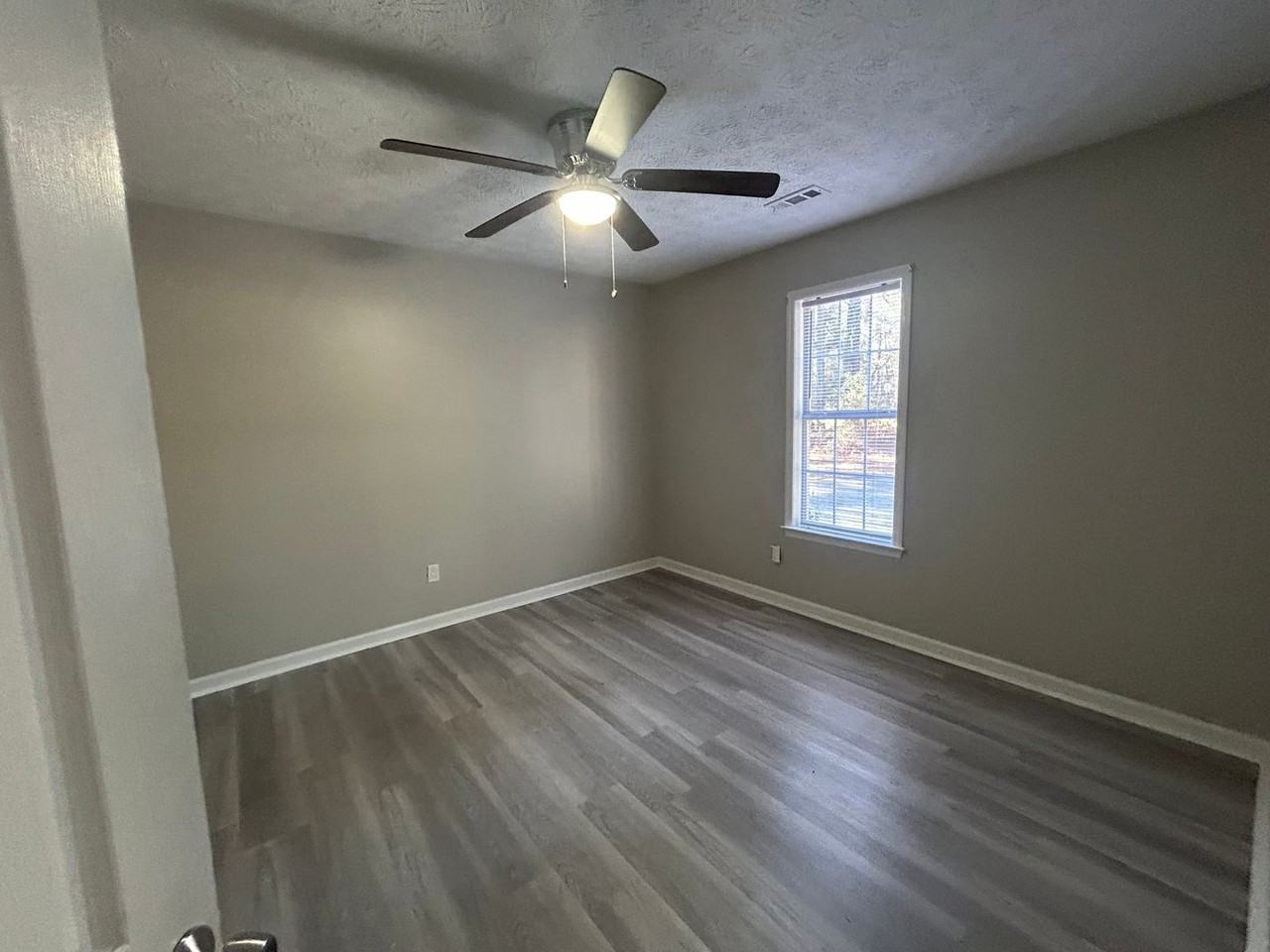 681 Senoia Rd Apt A - Photo 3 of 10