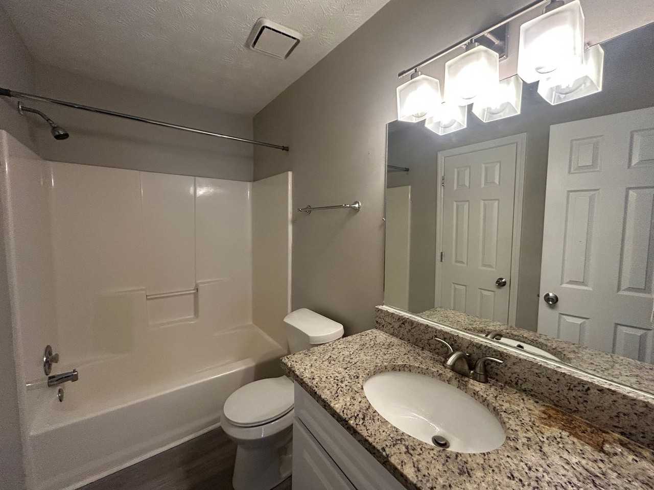 681 Senoia Rd Apt A - Photo 4 of 10