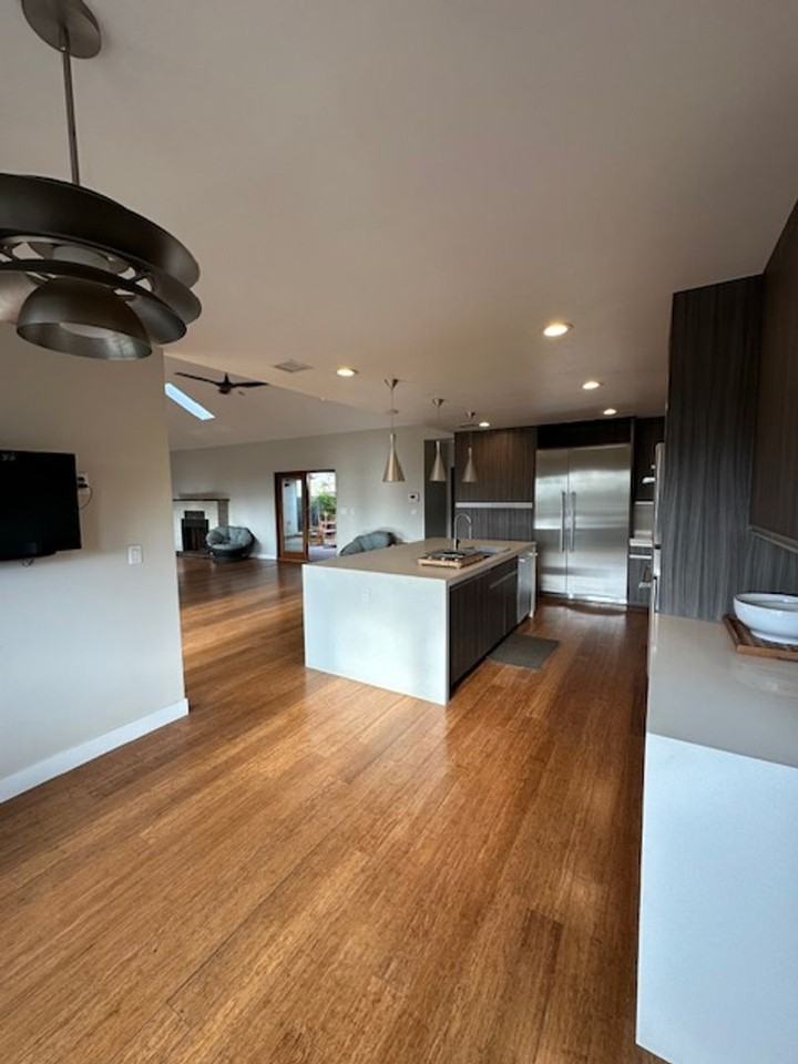 402 S Clementine St - Photo 2 of 18