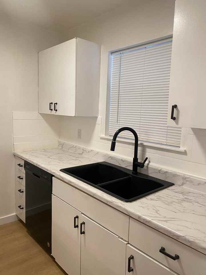 CONTESSA BUNGALOWS - Photo 3 of 21