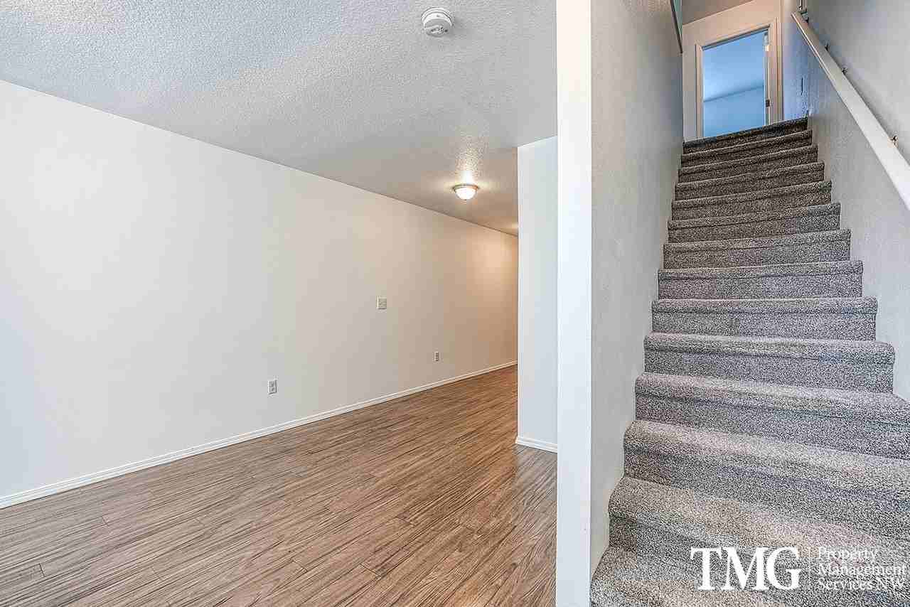 12140-12156 SE Bush St - Photo 2 of 35