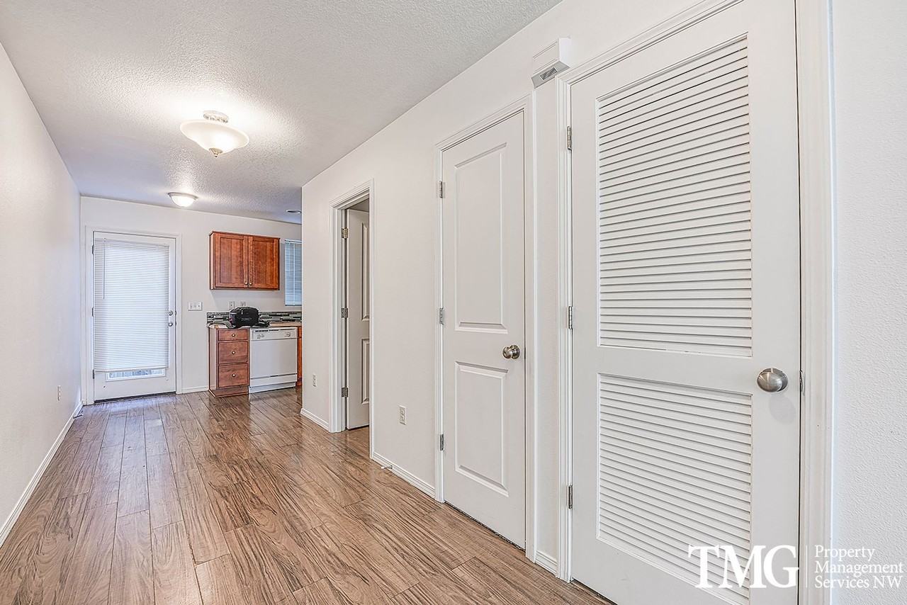 12140-12156 SE Bush St - Photo 5 of 35