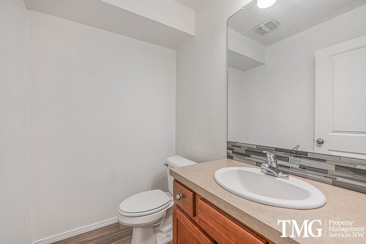 12140-12156 SE Bush St - Photo 6 of 35