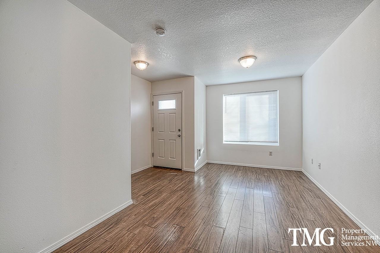 12140-12156 SE Bush St - Photo 7 of 35