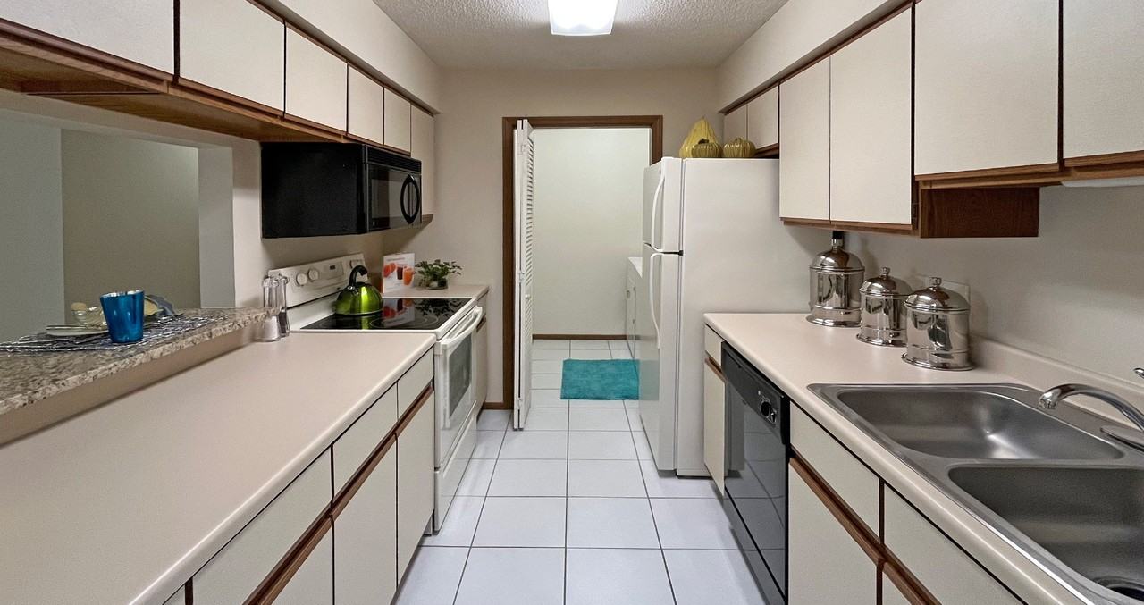 LionsHead Apartments - Photo 4 of 35