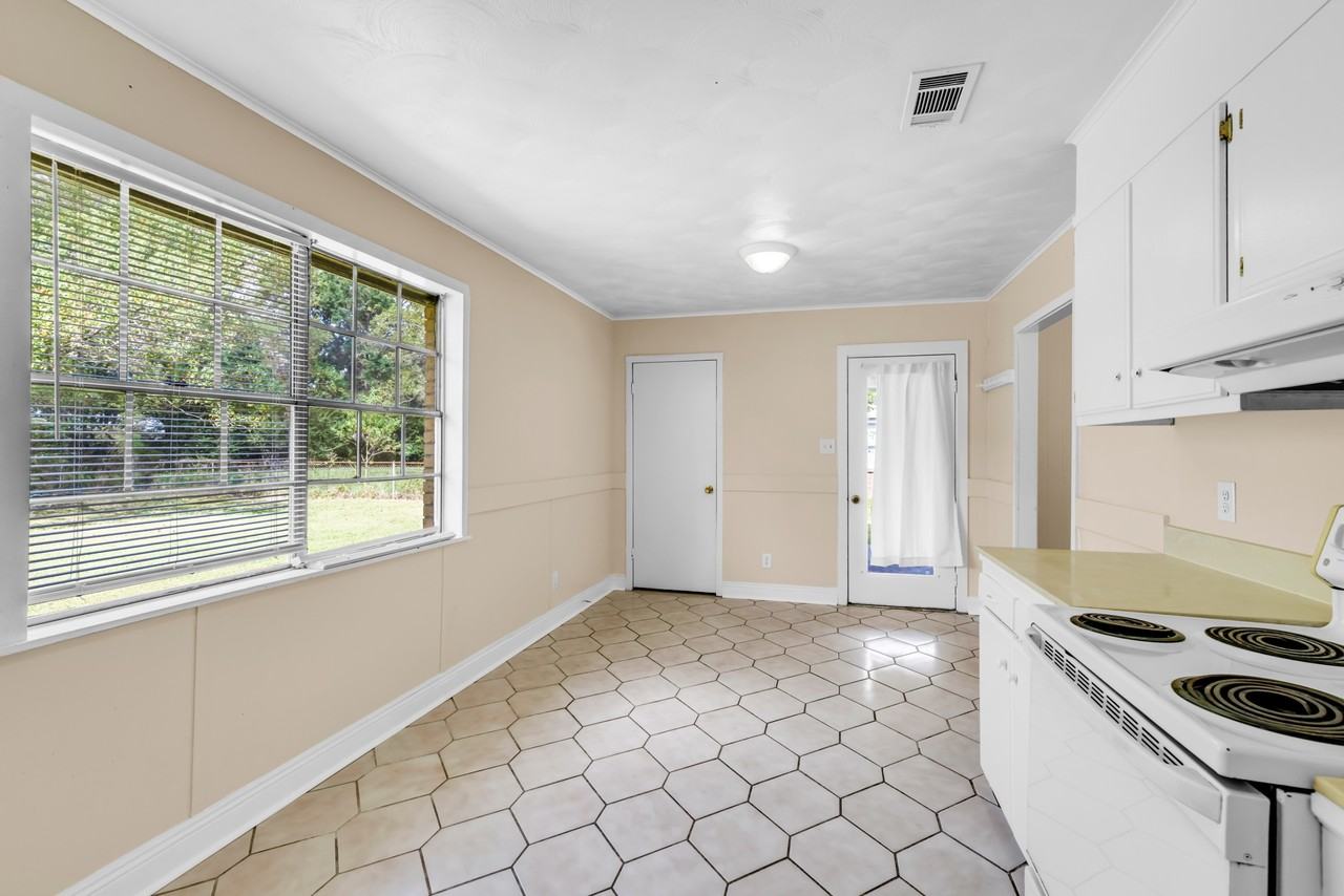 9701 Hwy - Photo 3 of 23