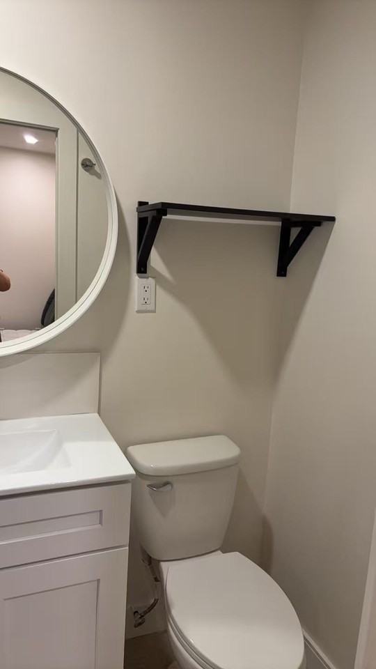 10391 Dennis Crescent - Photo 2 of 8