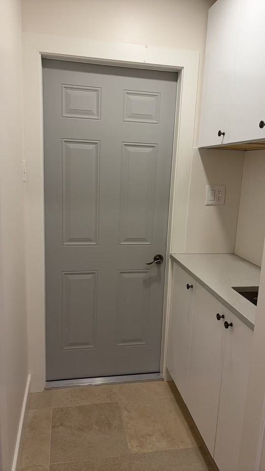 10391 Dennis Crescent - Photo 3 of 8