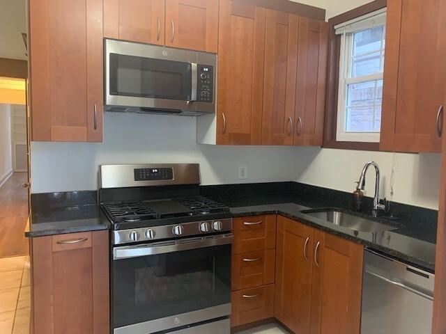 1427 33rd St Nw #1 - Photo 3 of 13