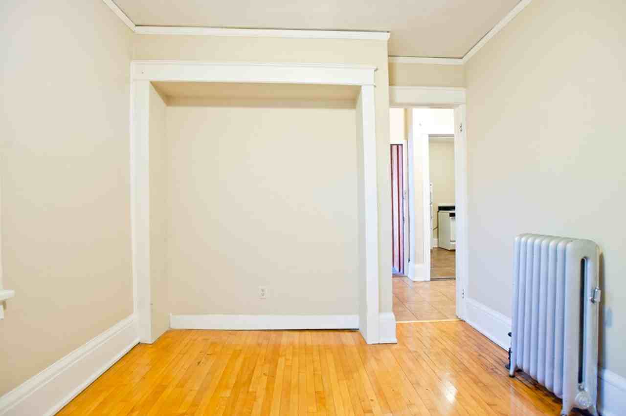 $1095 – 1 BR, 1 BA Apt, Incl Heat & Electric - Photo 7 of 14