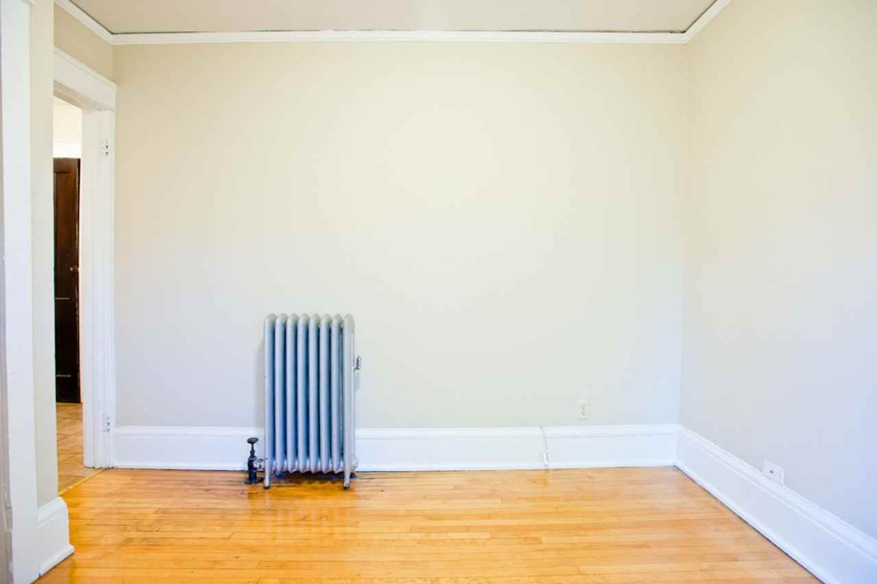 $1075 – 1 BR, 1 BA Apt, Incl Heat & Electric - Photo 7 of 13