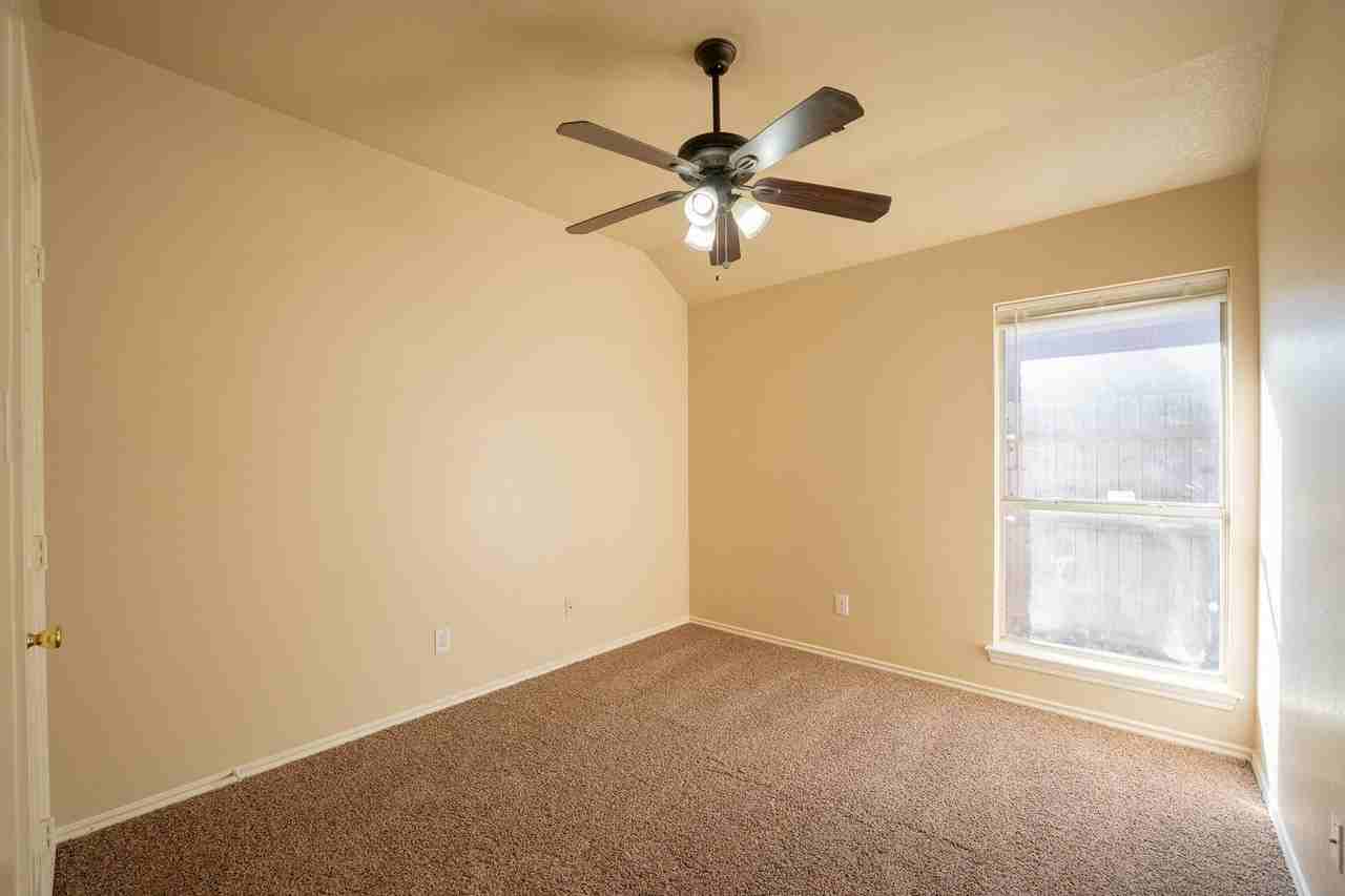 515 Starling Dr - Photo 2 of 14