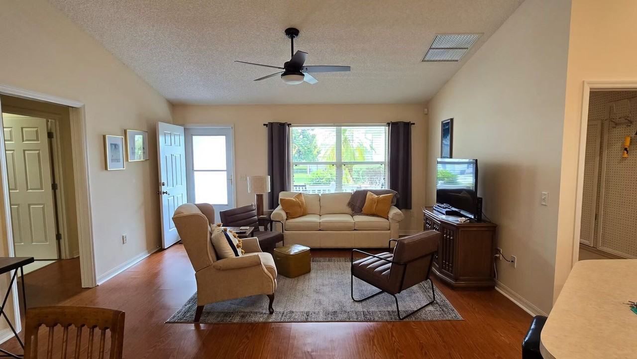 971 Kingmont Ter - Photo 4 of 21