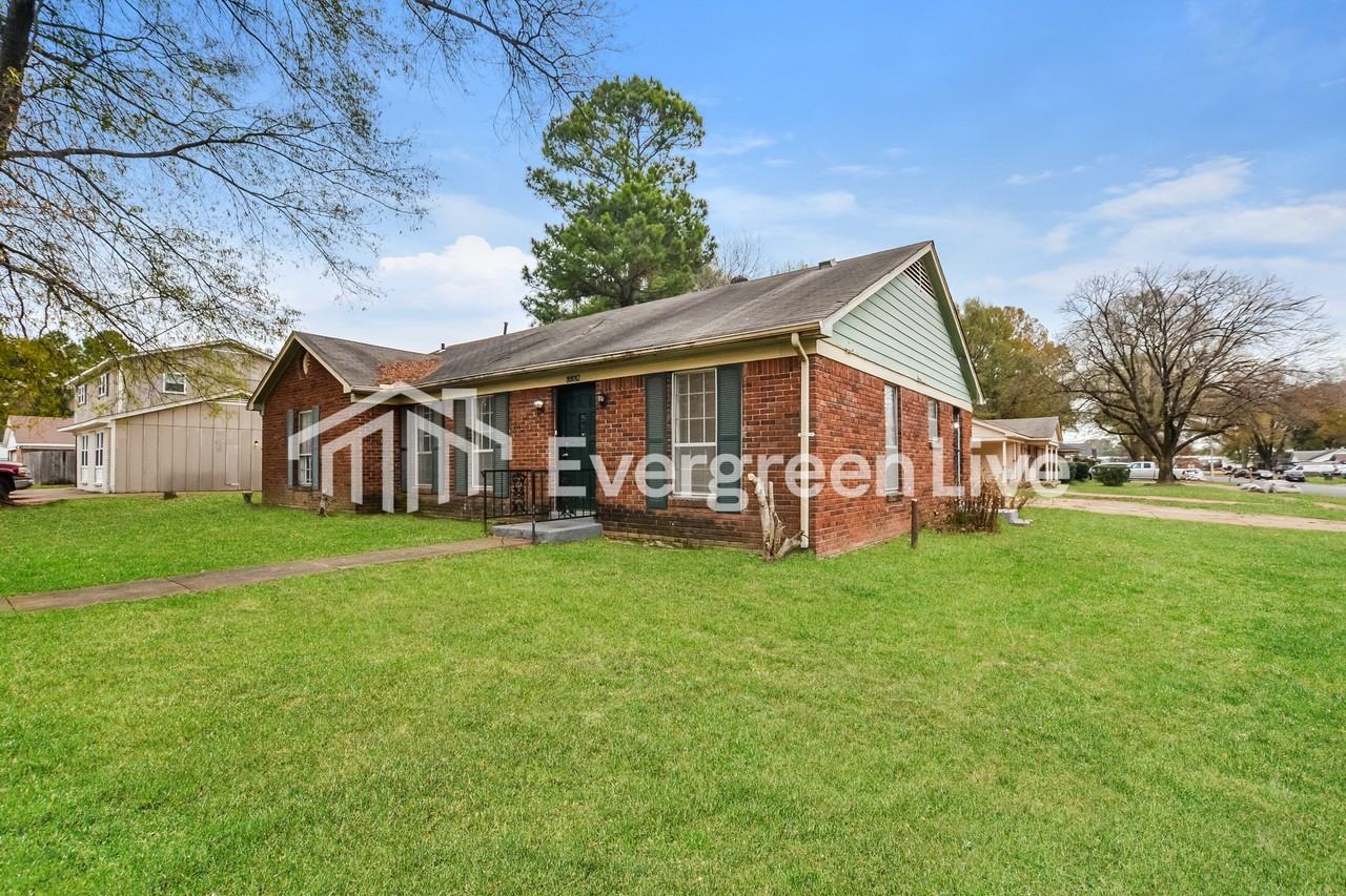 3332 Clearbrook St - Photo 3 of 16