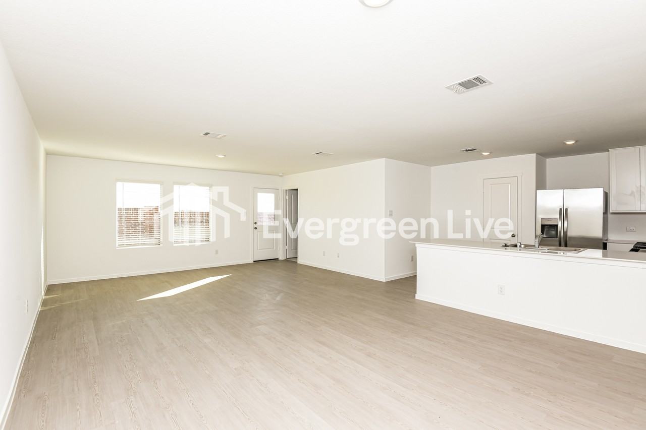 12426 Lost Rock Dr - Photo 3 of 15