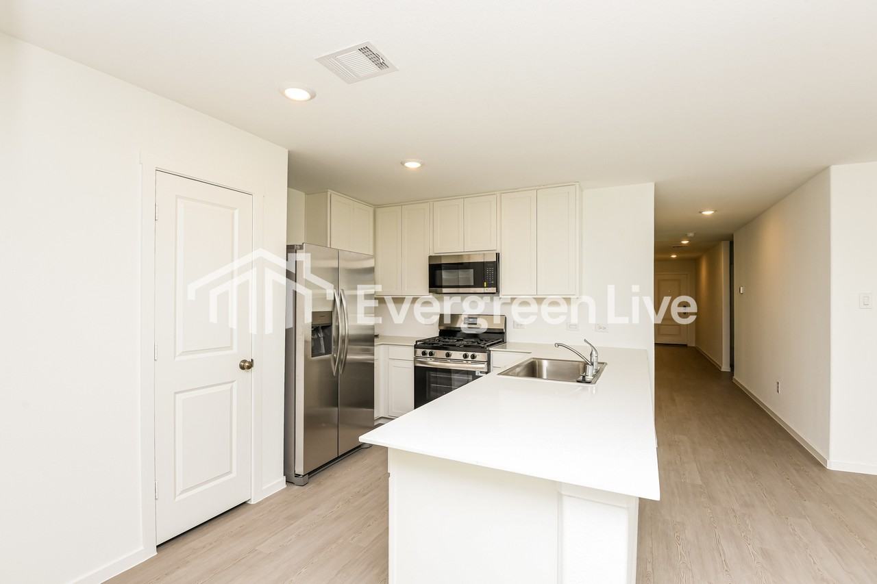 12426 Lost Rock Dr - Photo 6 of 15