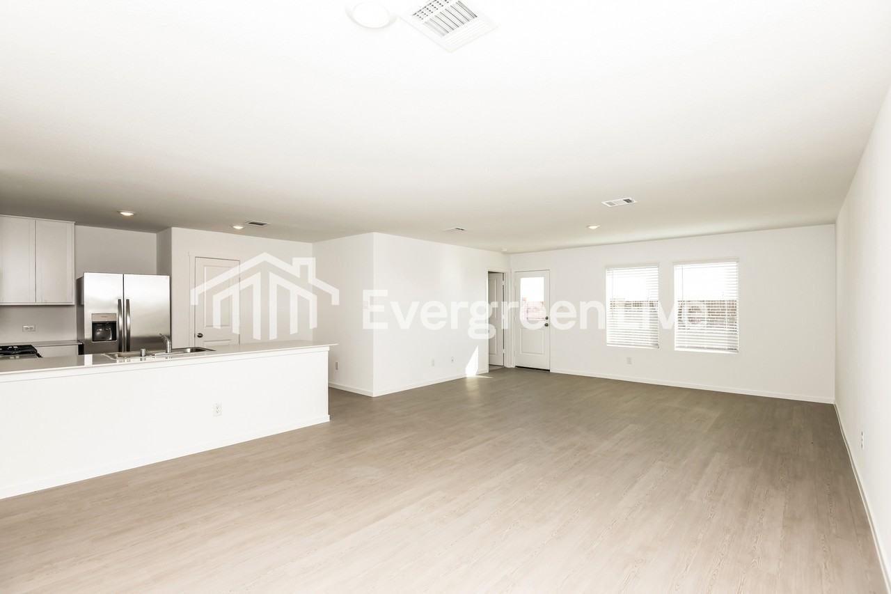 12435 Lost Rock Dr - Photo 5 of 16