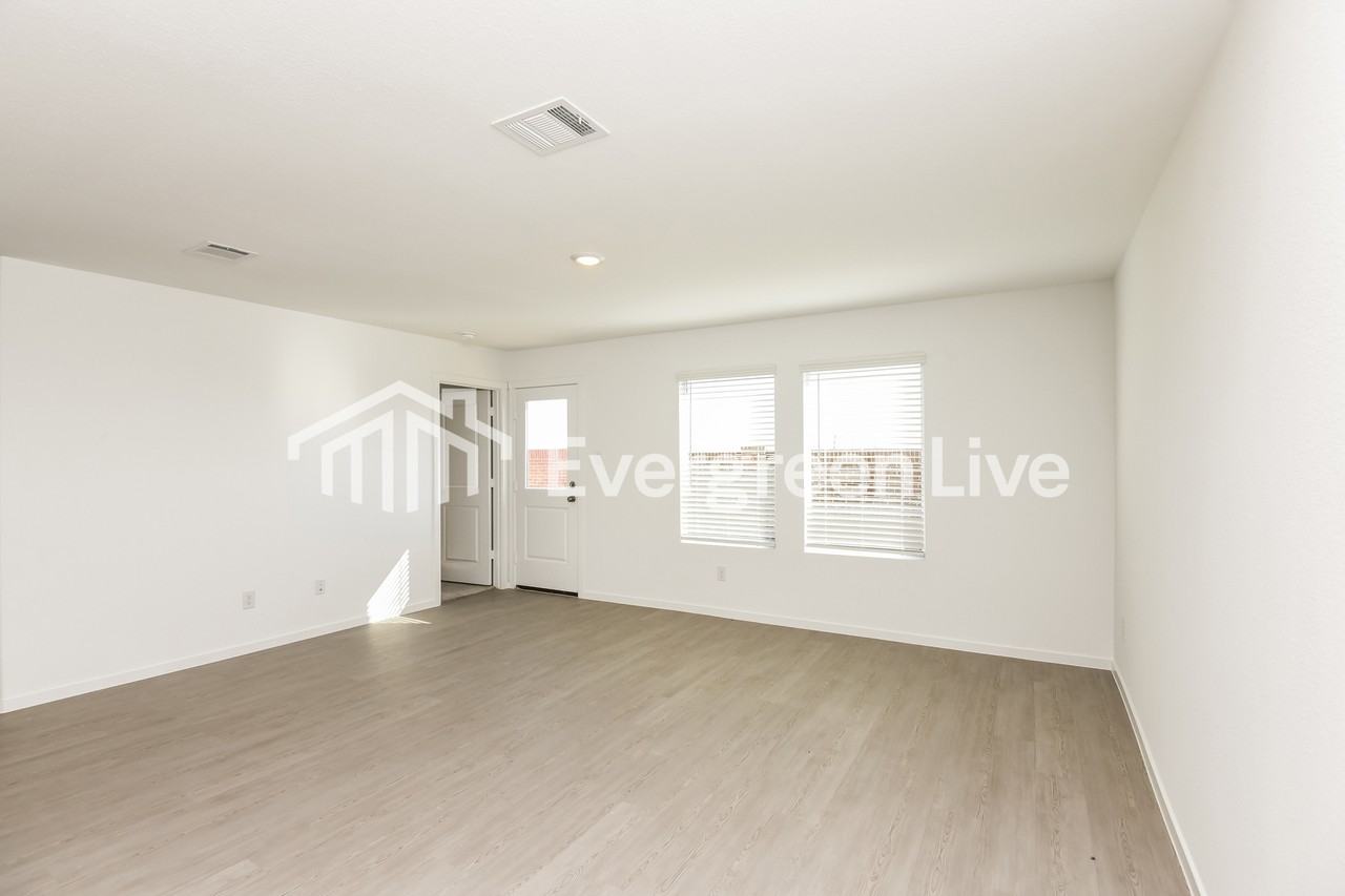 12435 Lost Rock Dr - Photo 6 of 16