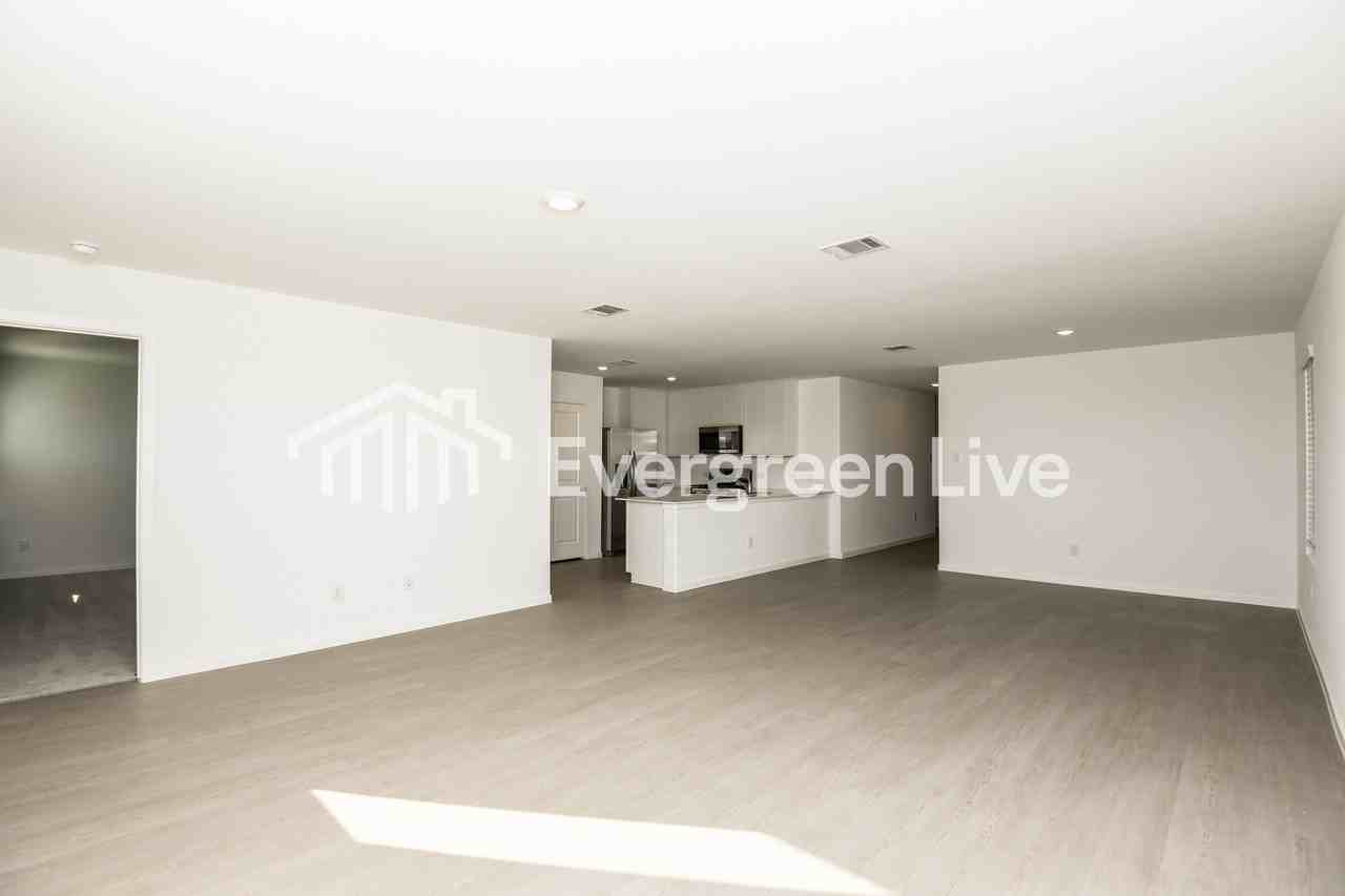 12447 Lost Rock Dr - Photo 4 of 16