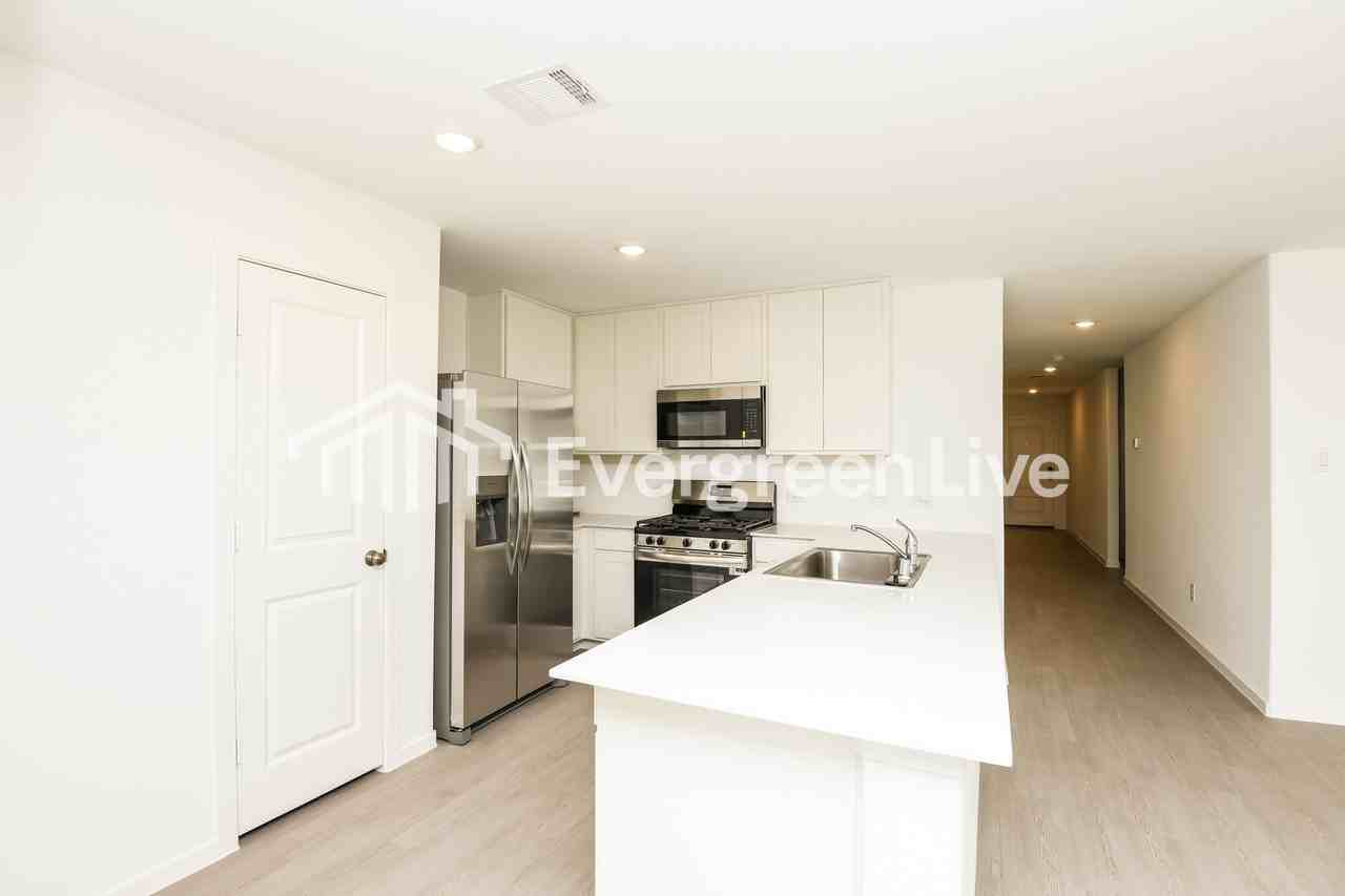 12447 Lost Rock Dr - Photo 7 of 16