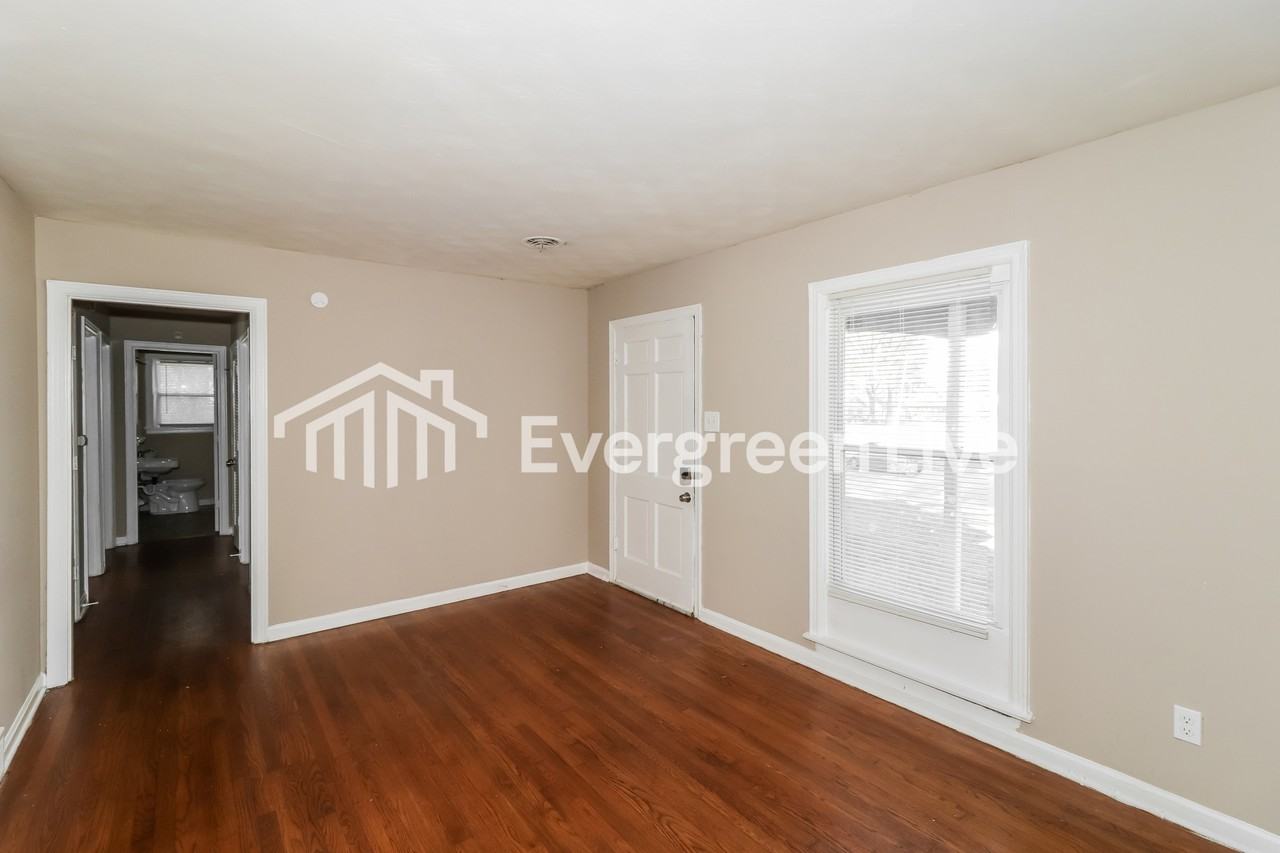 4741 Scottsdale Ave - Photo 4 of 15