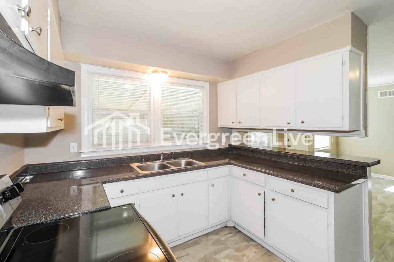 4741 Scottsdale Ave - Photo 6 of 15