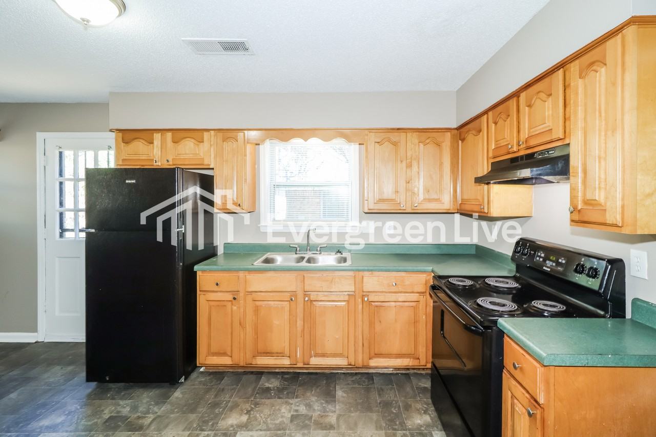 4654 Chuck Ave - Photo 5 of 15