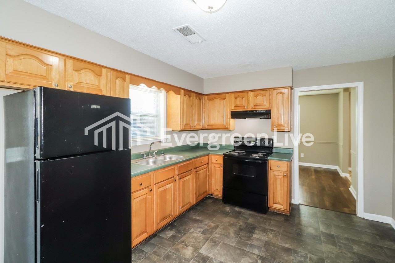 4654 Chuck Ave - Photo 6 of 15