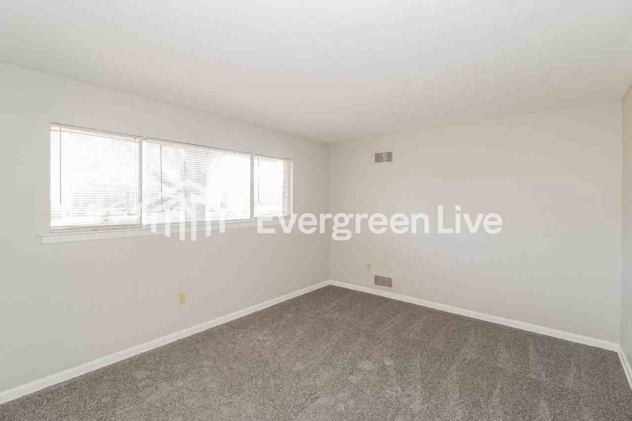3404 Renault St - Photo 7 of 15