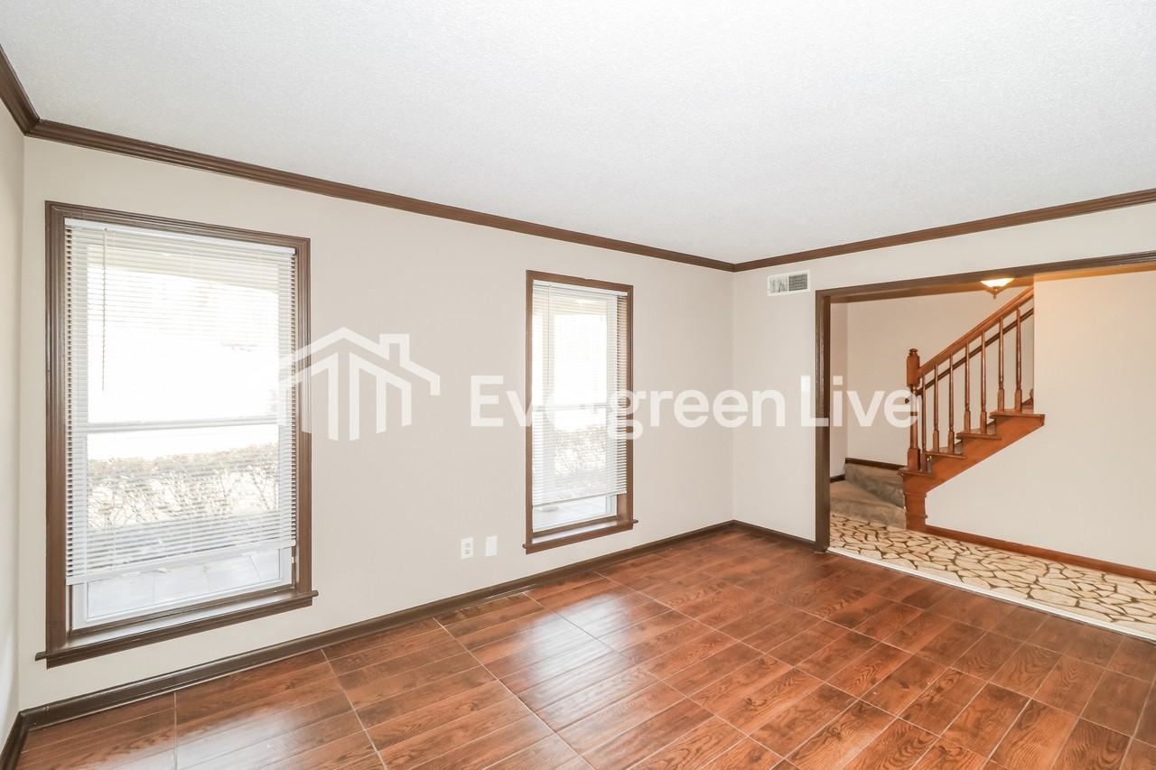 3465 E Rolling Woods Dr - Photo 5 of 15