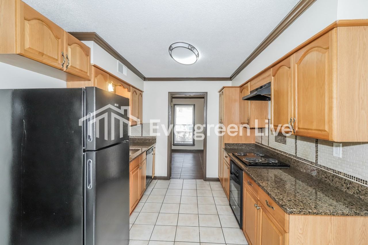 3465 E Rolling Woods Dr - Photo 6 of 15