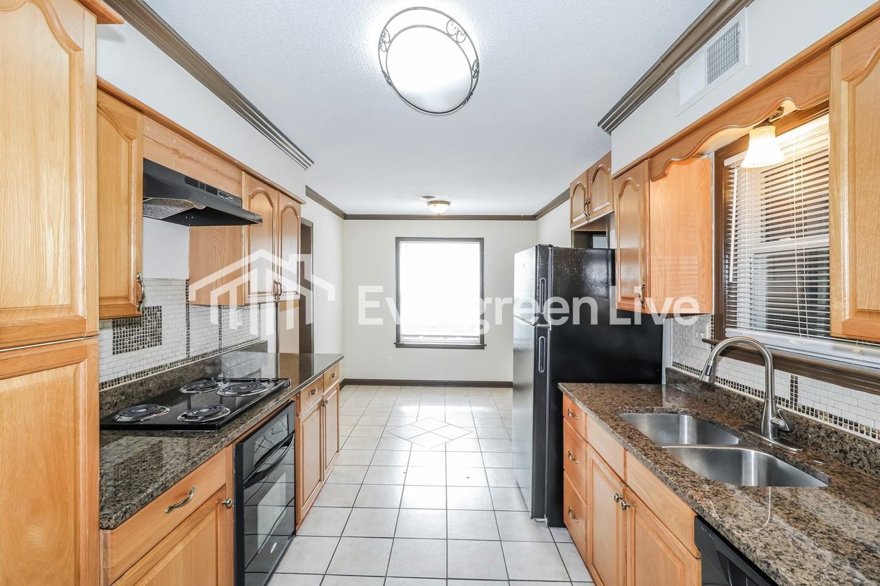 3465 E Rolling Woods Dr - Photo 7 of 15