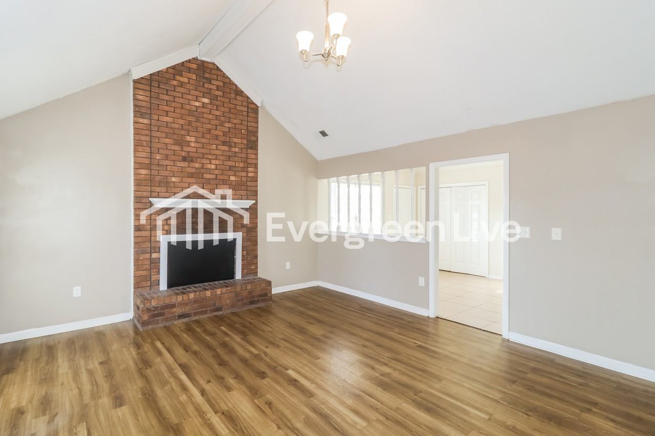 4776 Stoney Hill Dr - Photo 3 of 15