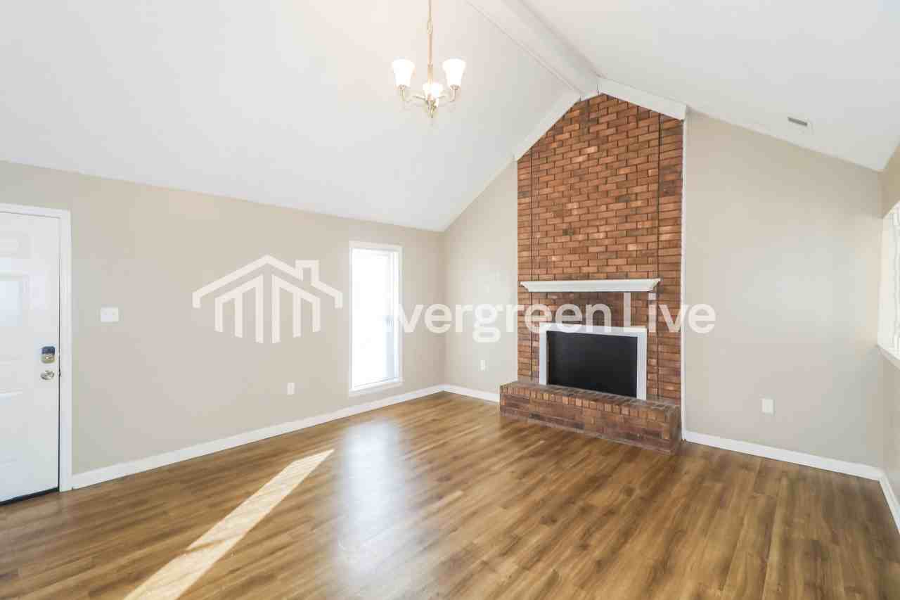 4776 Stoney Hill Dr - Photo 4 of 15