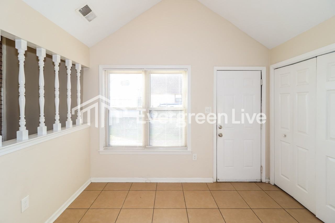 4776 Stoney Hill Dr - Photo 5 of 15