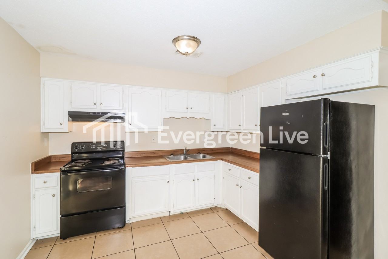 4776 Stoney Hill Dr - Photo 7 of 15