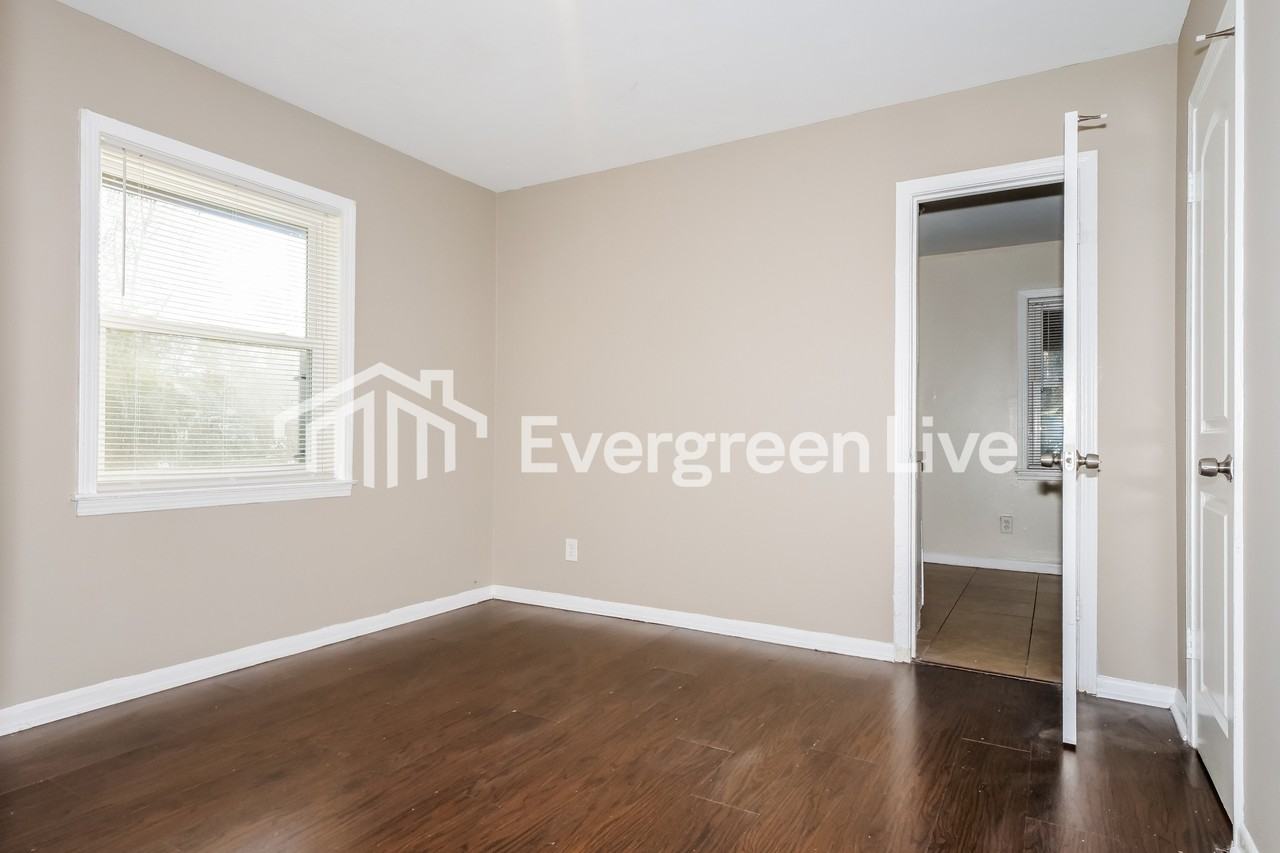 1633 Puryear Rd - Photo 5 of 15