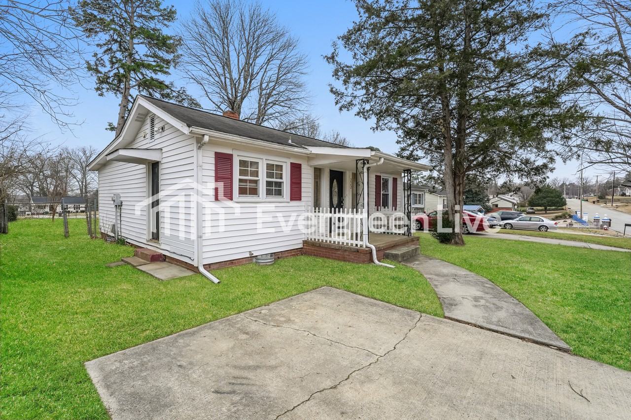 222 Charles Ave - Photo 2 of 15