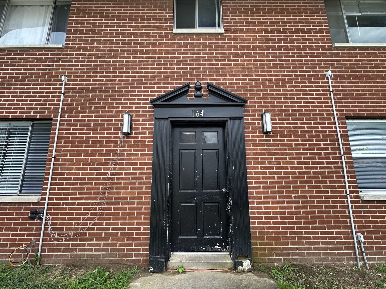 164 E Walnut St #7 - Photo 6 of 6