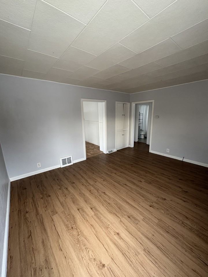 316 Fairview Ave - Photo 3 of 21