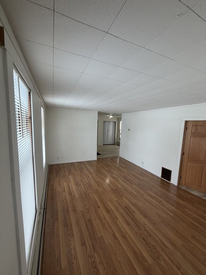 227 Maple St - Photo 7 of 13