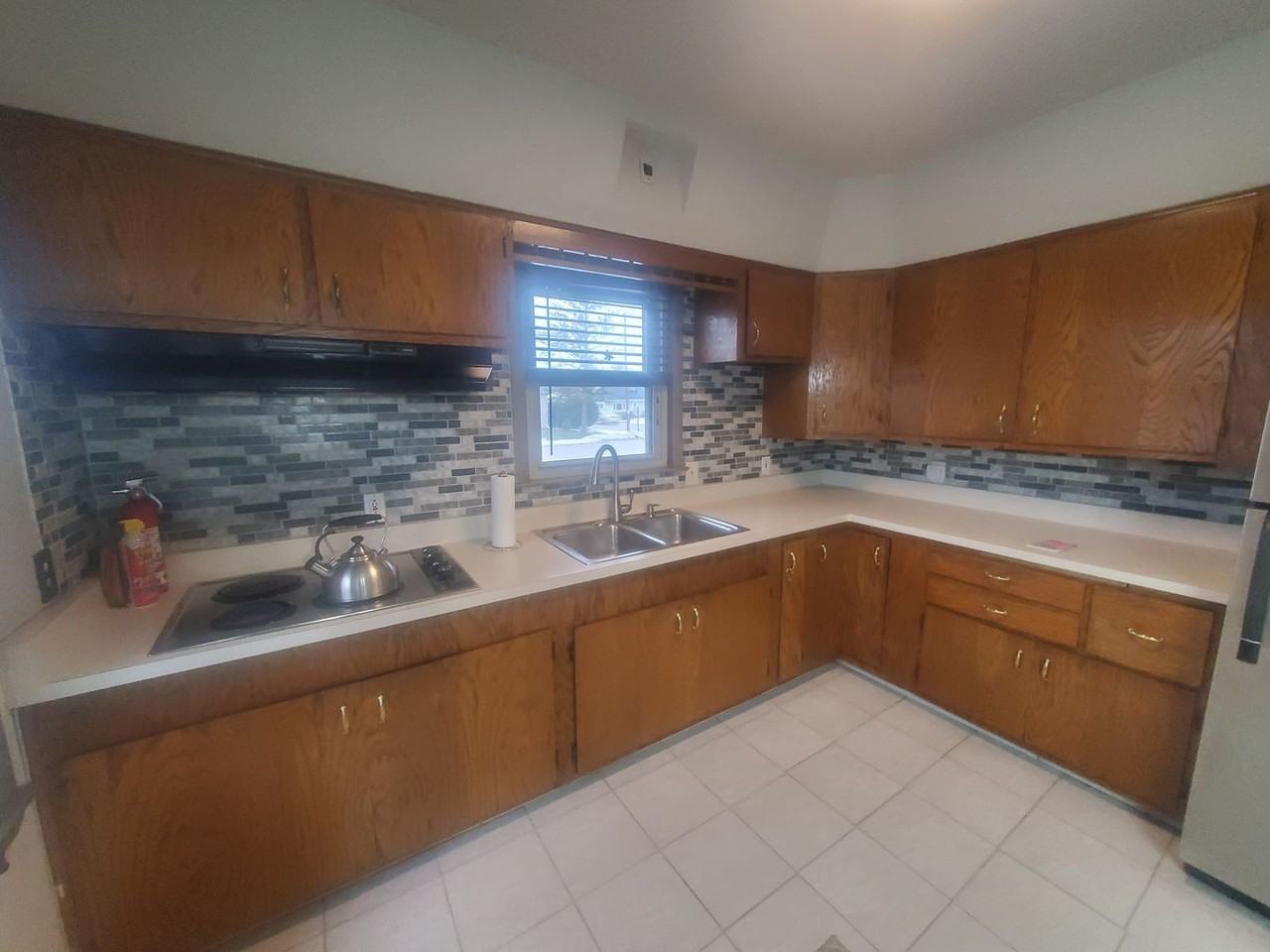 4650 Elizabeth St - Photo 3 of 11